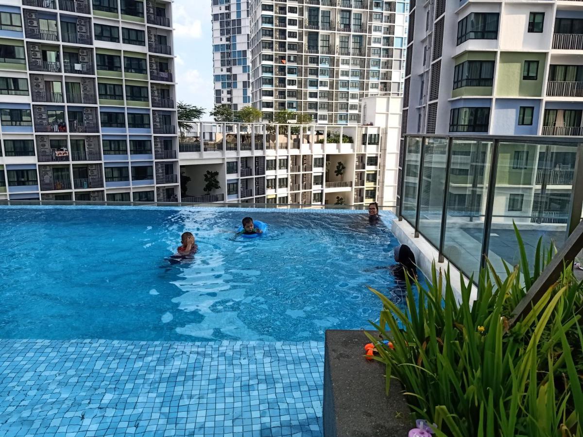 D'Gunduls Homestay Studio By Dgh I-City Shah Alam Exteriör bild