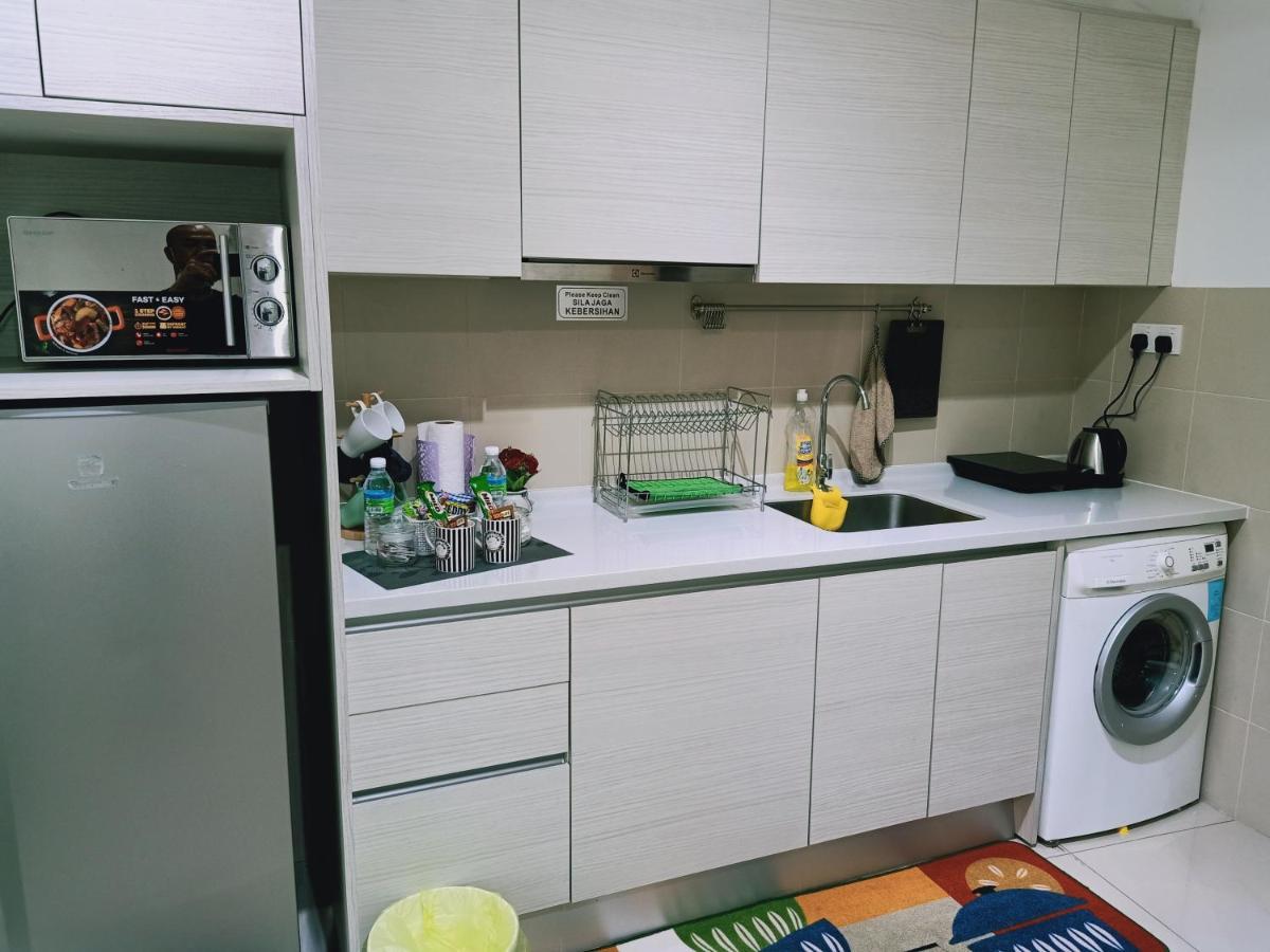 D'Gunduls Homestay Studio By Dgh I-City Shah Alam Exteriör bild